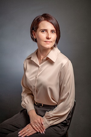 [experts/набатова.JPG]